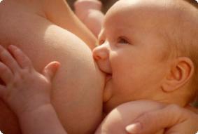 Как помочь малышу приложиться к груди
